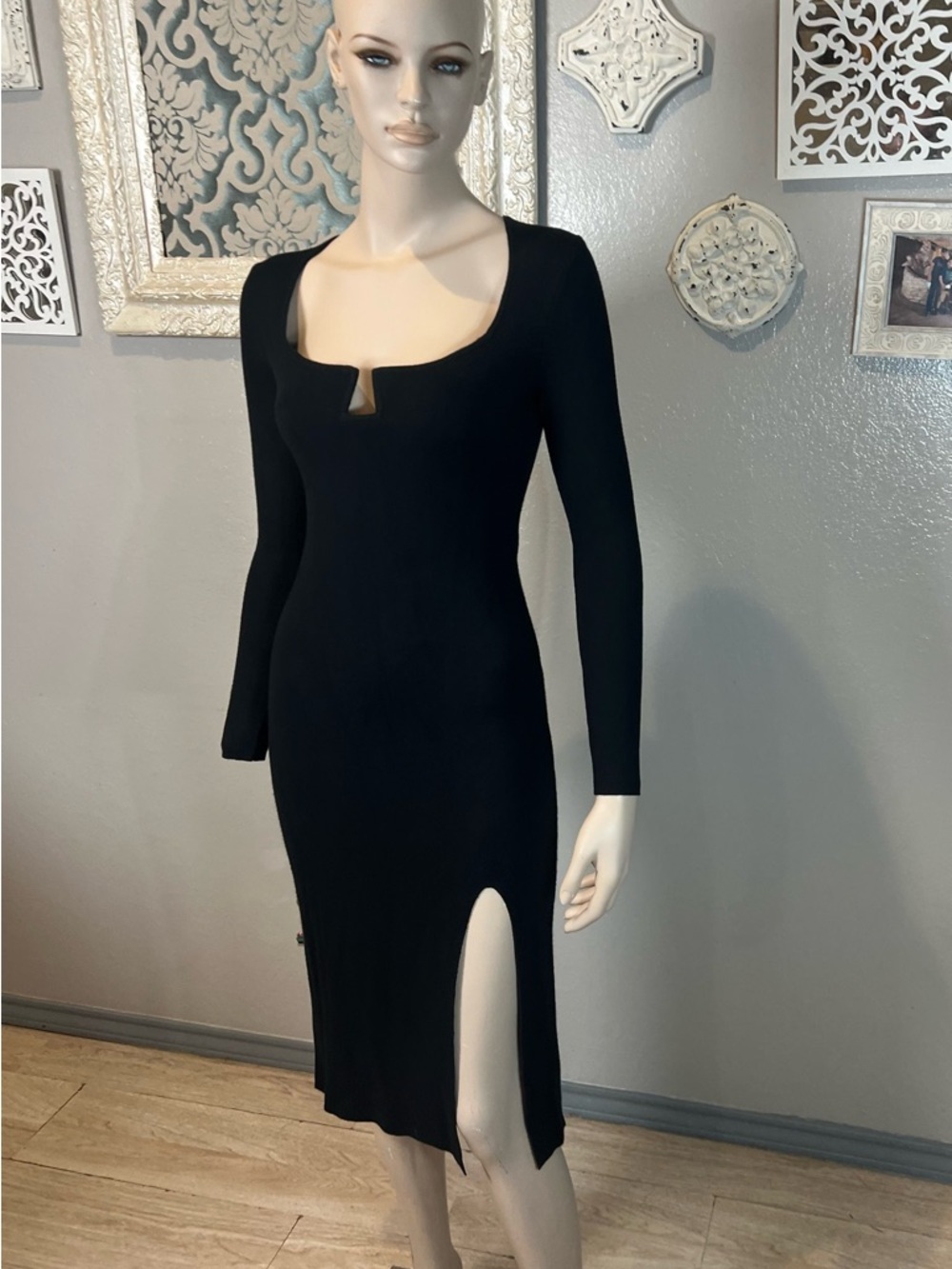 Abercrombie and Fitch Classic Black Long-Sleeve Midi Dress with Front Slit - Picture 3 of 12